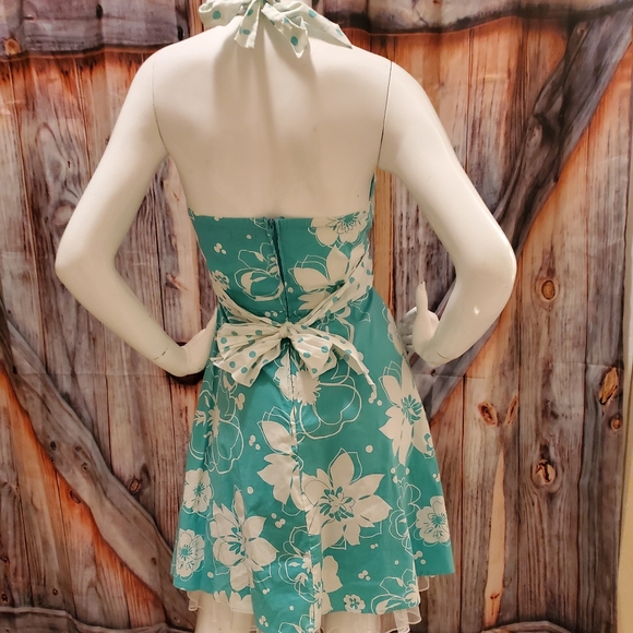 Dress - Picture 2 of 4